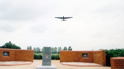 please click for another view of the BBMF Salute