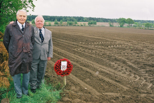 please click for another view with Danny Vanstraelen grandson of FR Haslam helper and Leon Reumers, his father in law, both Friend members of 207 Sqn Association. 